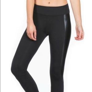 Curve crop legging